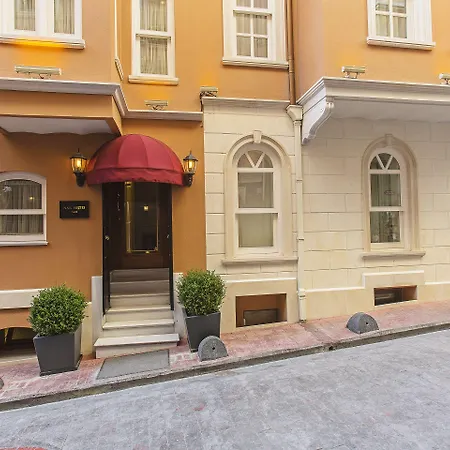 Meroddi Pera Flats