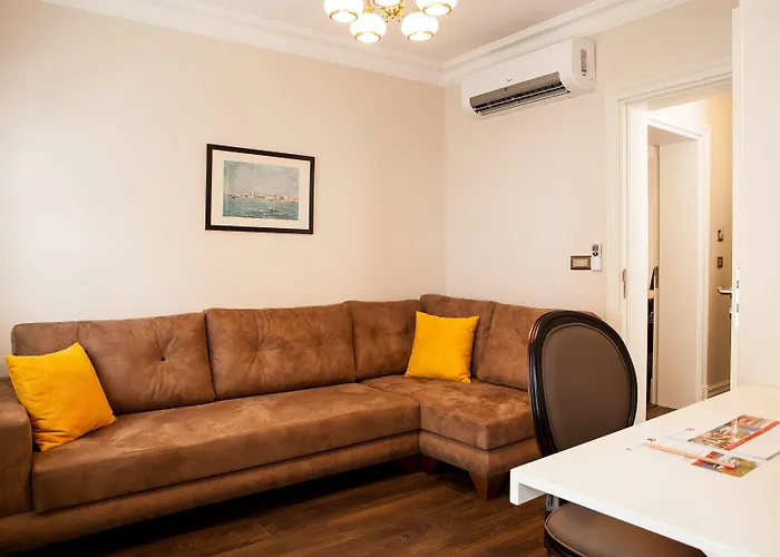 Meroddi Pera Flats *