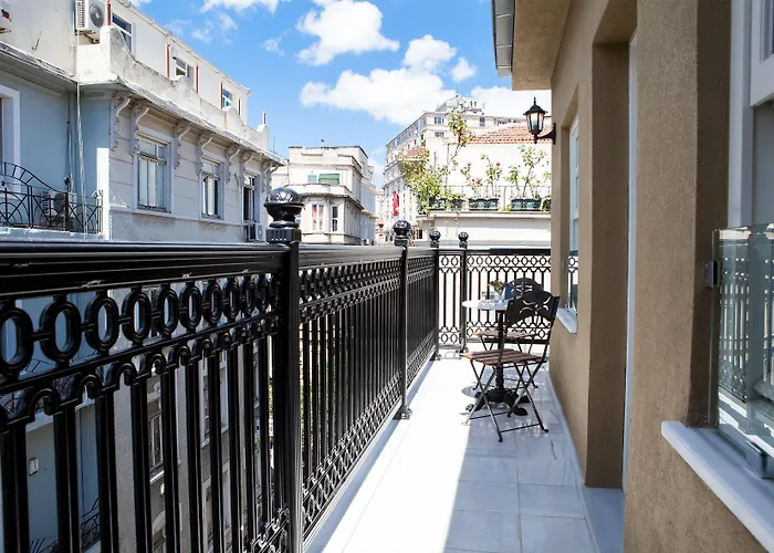 Meroddi Pera Flats Стамбул