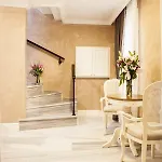 Meroddi Pera Flats *