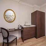 Meroddi Pera Flats Apartament