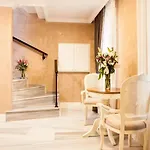 Meroddi Pera Flats