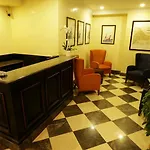 Meroddi Pera Flats *