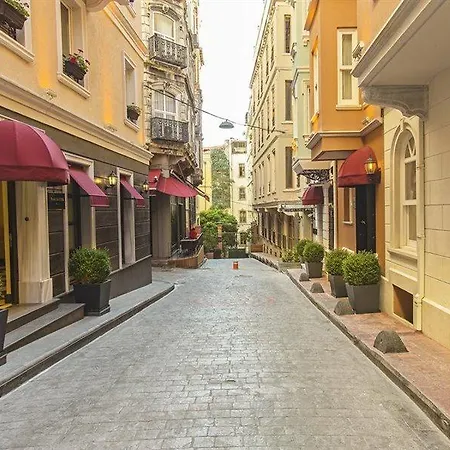 Meroddi Pera Flats Апартаменты