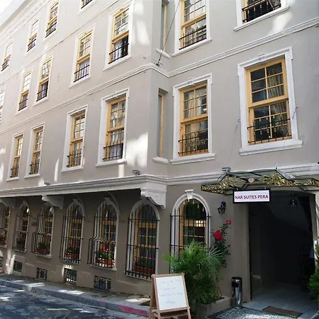 Meroddi Pera Flats