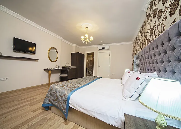 Meroddi Pera Flats *