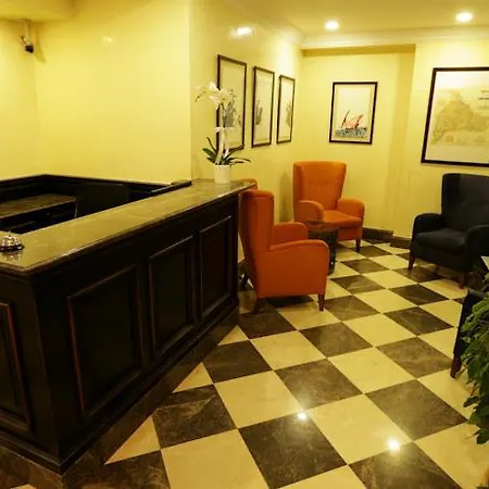 Meroddi Pera Flats *